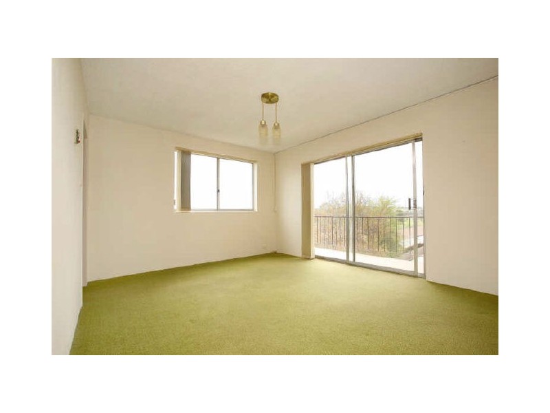 17/104 Henderson Road, Queanbeyan NSW 2620