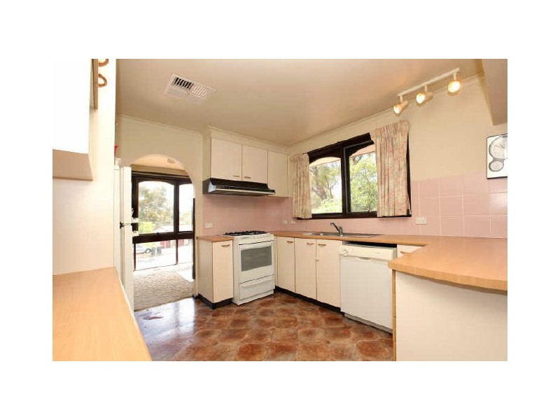 84 McKillop Circuit, Kambah ACT 2902