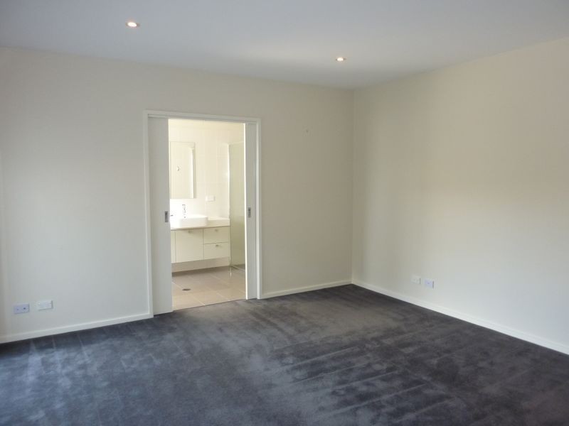 23 Myrtle Close, Jerrabomberra NSW 2619