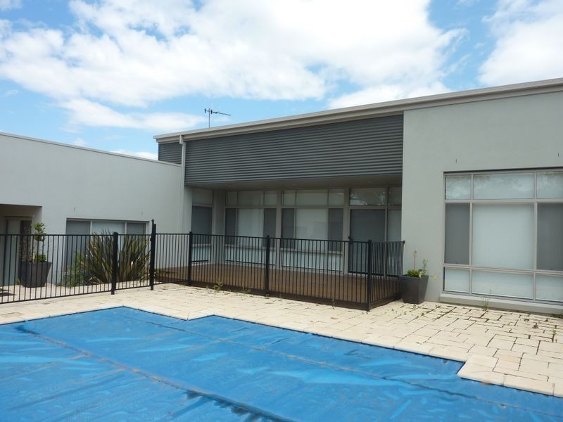23 Myrtle Close, Jerrabomberra NSW 2619