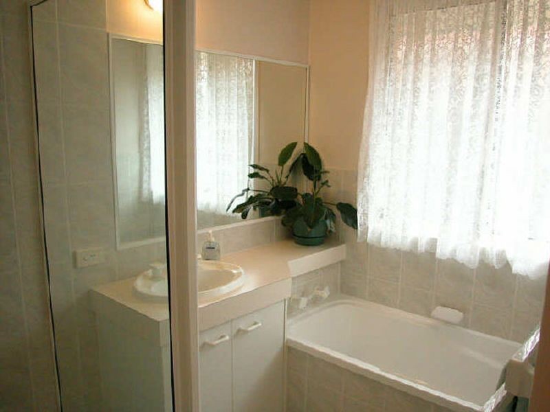 4 Iredale Place, Gordon ACT 2906