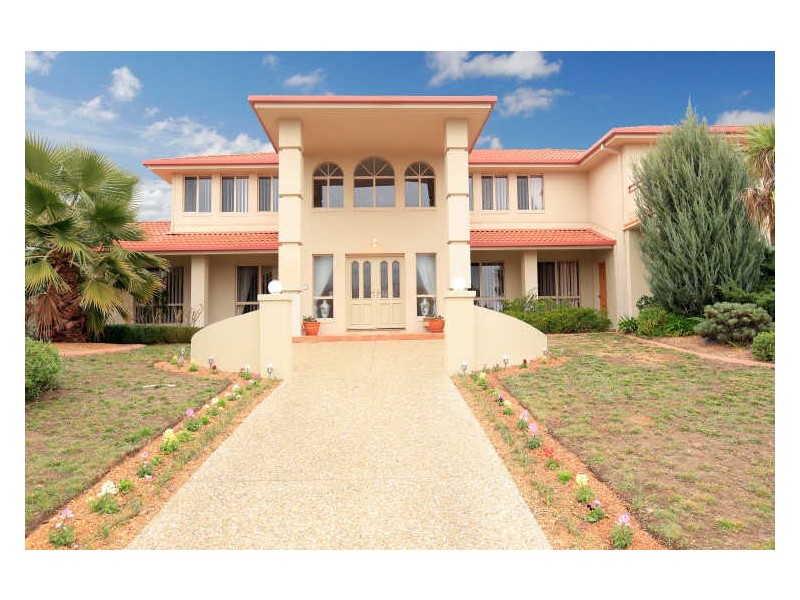 1 Winser Crescent, Kambah ACT 2902