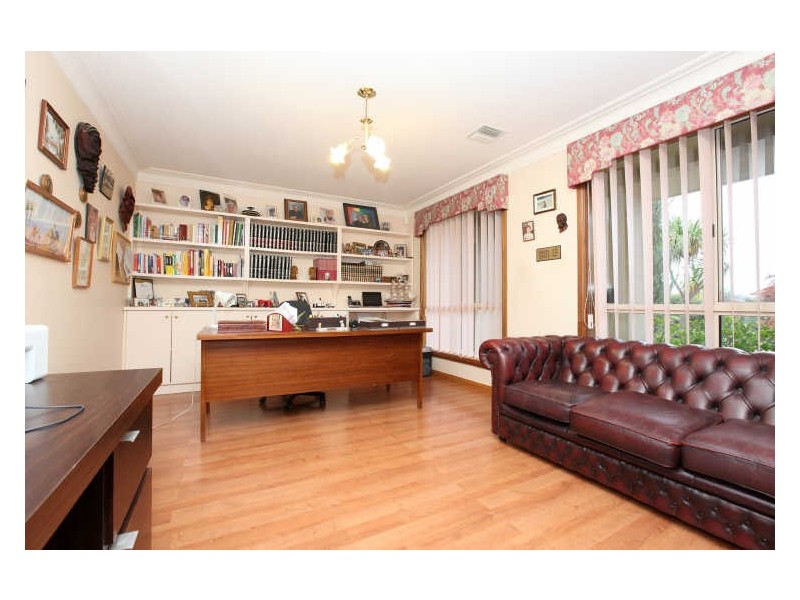 1 Winser Crescent, Kambah ACT 2902