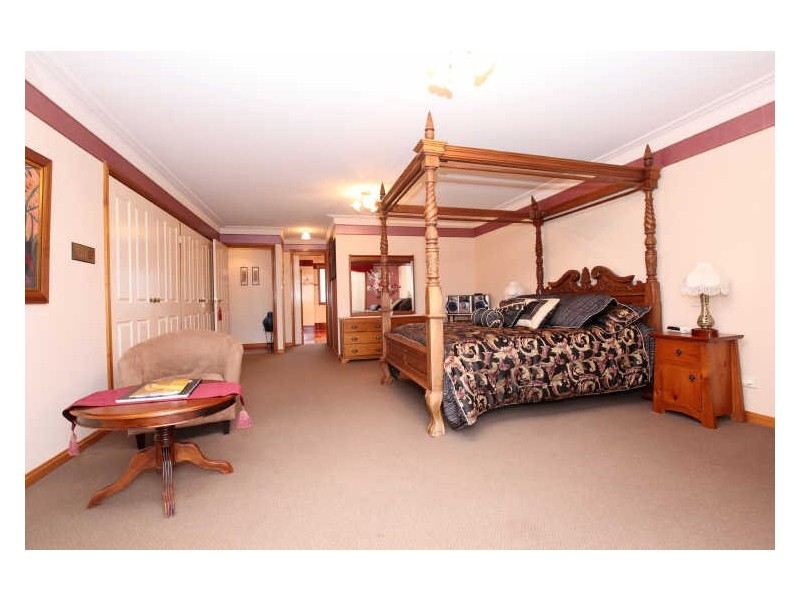 1 Winser Crescent, Kambah ACT 2902