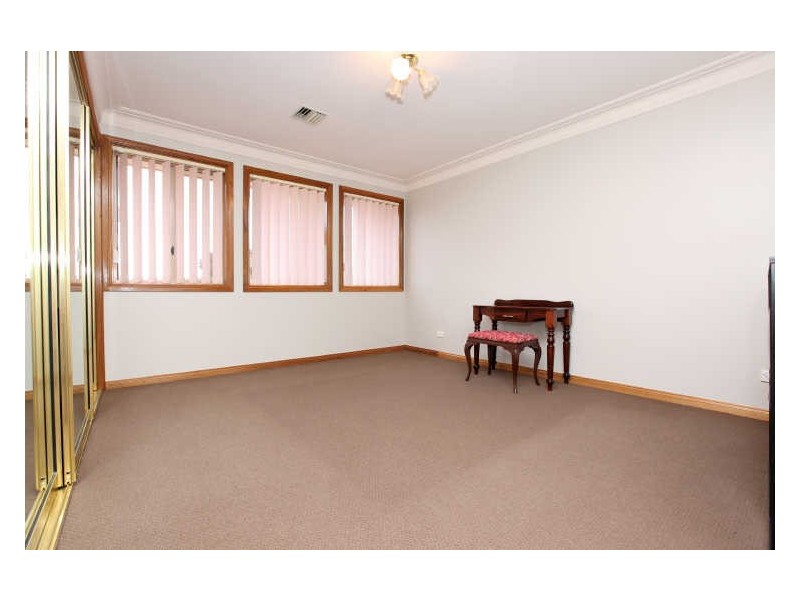 1 Winser Crescent, Kambah ACT 2902