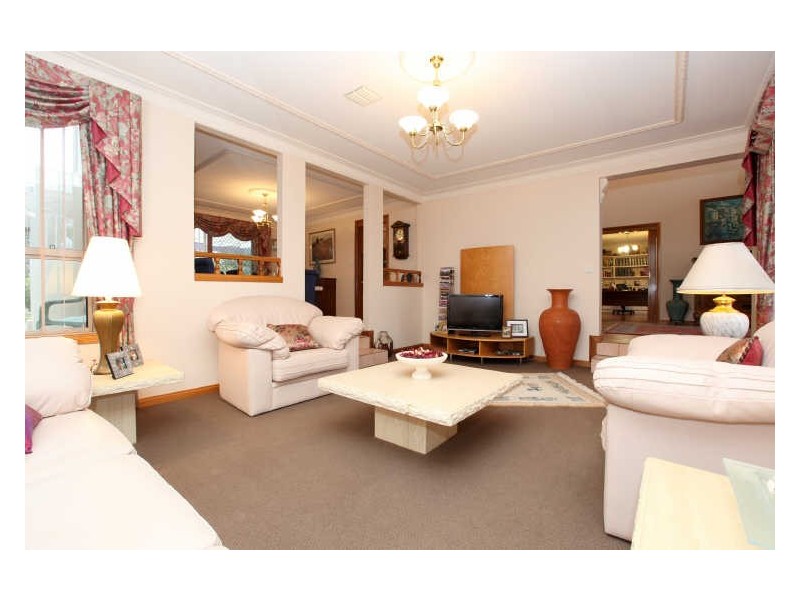 1 Winser Crescent, Kambah ACT 2902