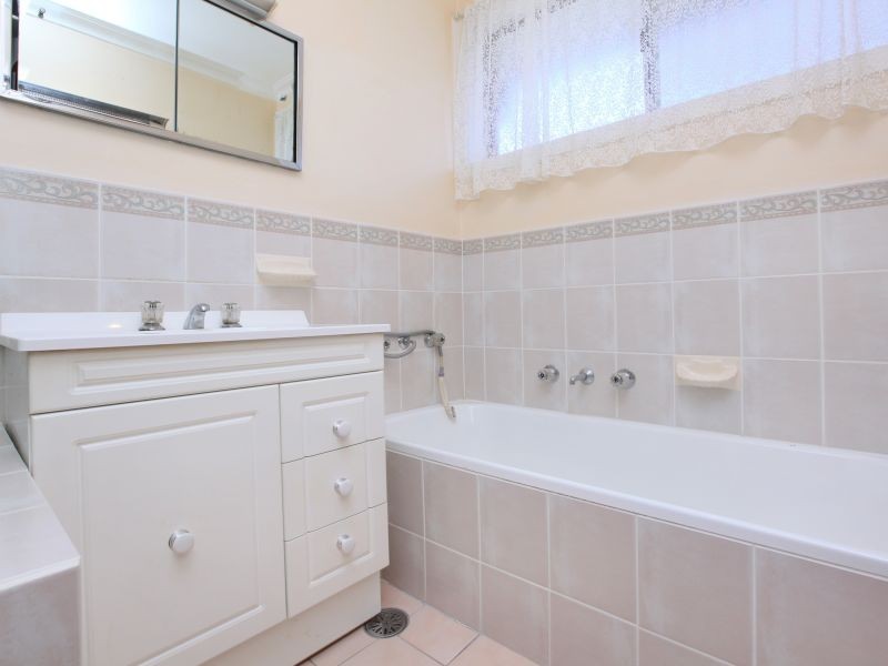 24 Dookie Street, Farrer ACT 2607