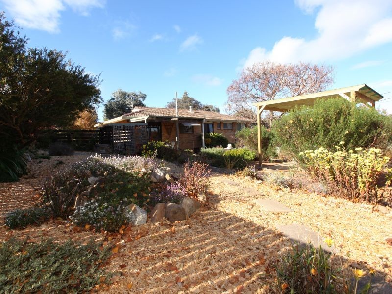 24 Dookie Street, Farrer ACT 2607