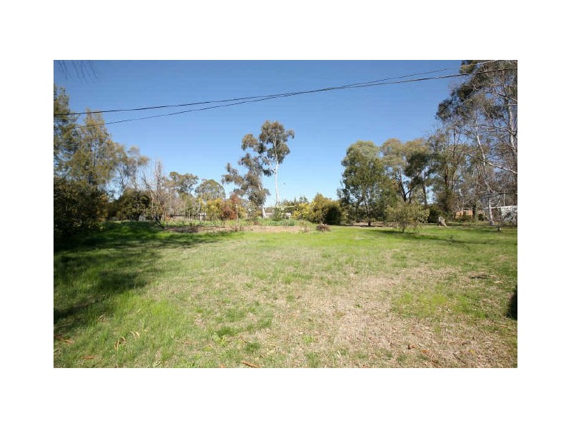 8 Ey Place, Kambah ACT 2902