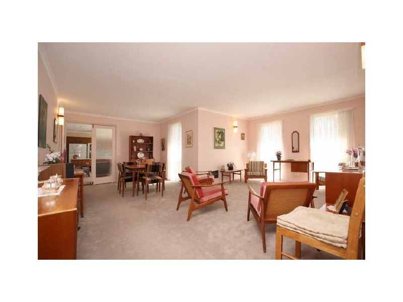 8 Ey Place, Kambah ACT 2902