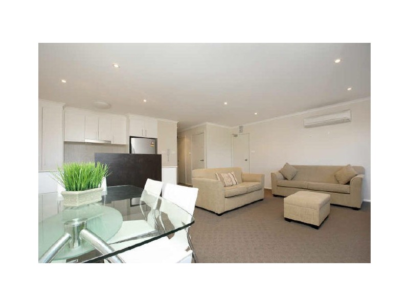 4/120 Athlon Drive, Greenway ACT 2900