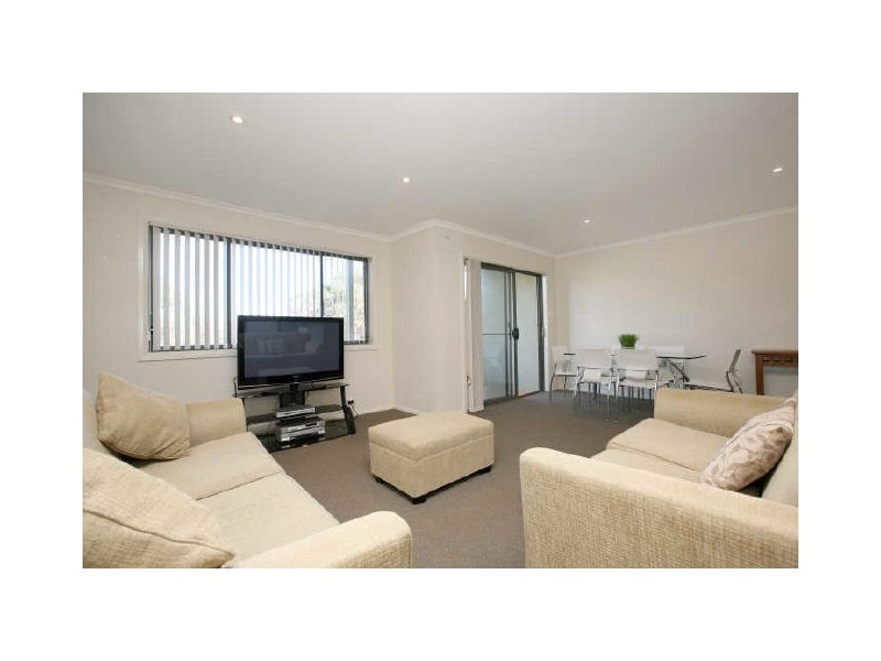 4/120 Athlon Drive, Greenway ACT 2900