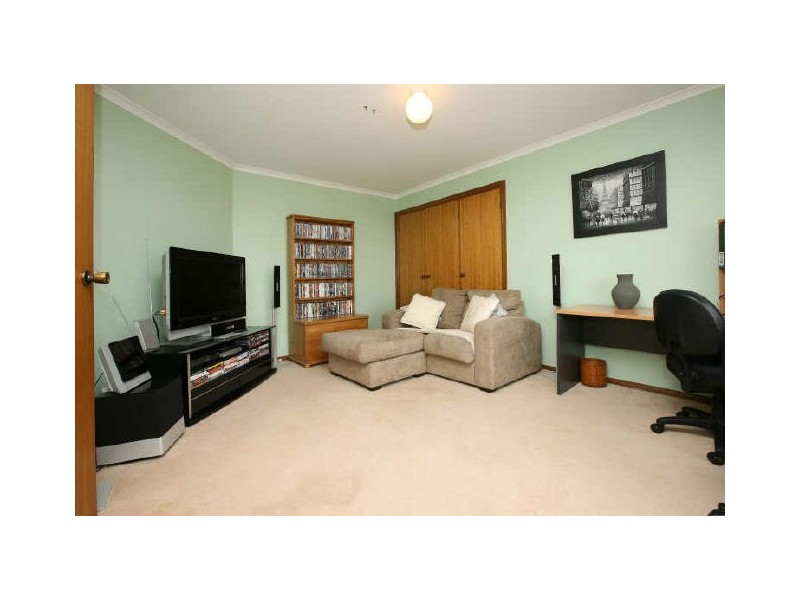 34 Parfitt Crescent, Calwell ACT 2905