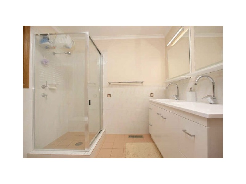 34 Parfitt Crescent, Calwell ACT 2905