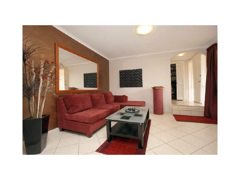 8 Waratah Street, Queanbeyan NSW 2620