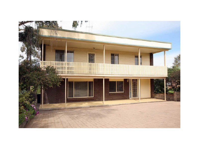 8 Waratah Street, Queanbeyan NSW 2620