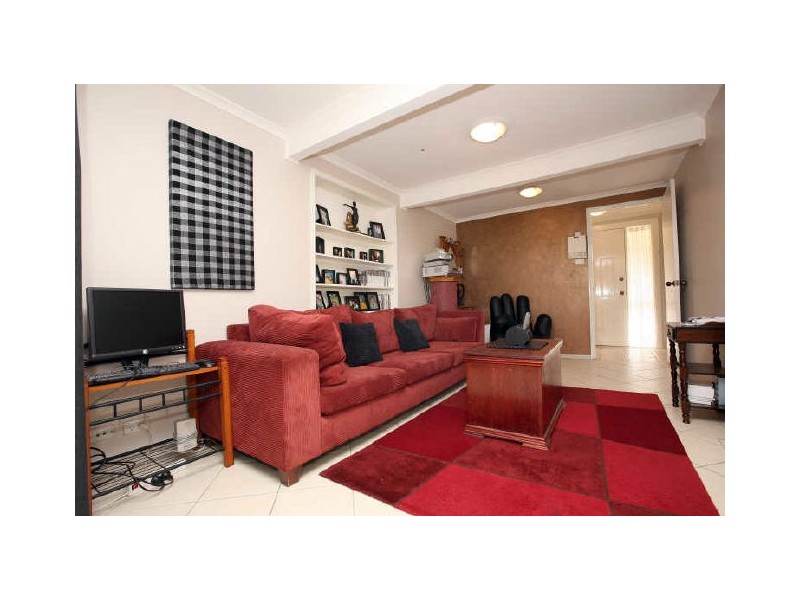 8 Waratah Street, Queanbeyan NSW 2620