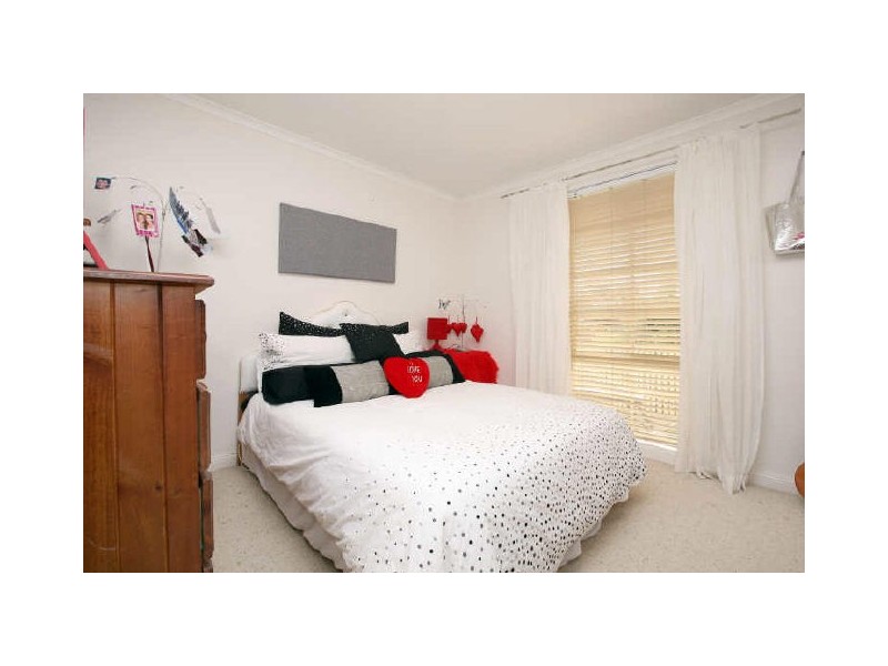 8 Waratah Street, Queanbeyan NSW 2620