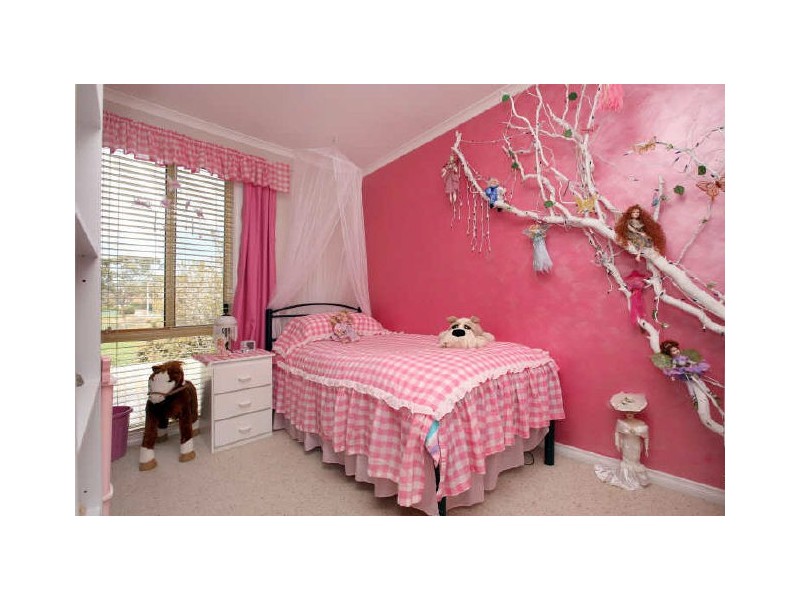 8 Waratah Street, Queanbeyan NSW 2620