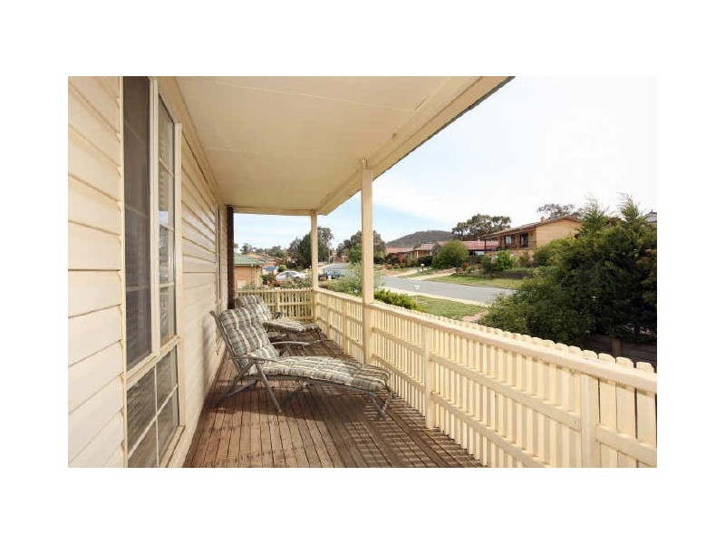 8 Waratah Street, Queanbeyan NSW 2620