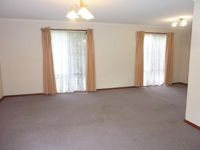 77 Julia Flynn Avenue, Isaacs ACT 2607