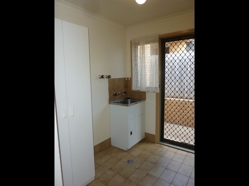 77 Julia Flynn Avenue, Isaacs ACT 2607