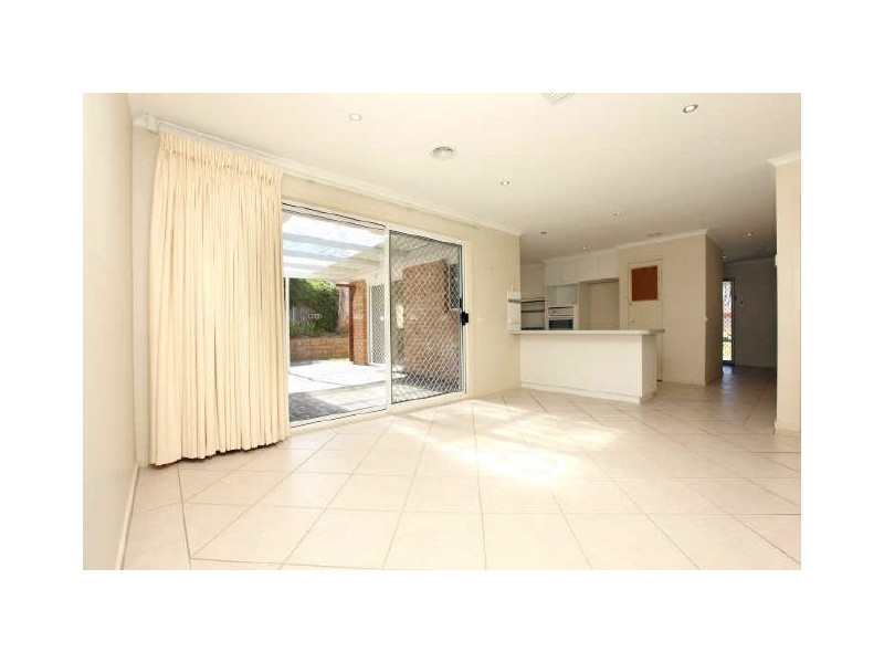 5 Halloran Drive, Jerrabomberra NSW 2619