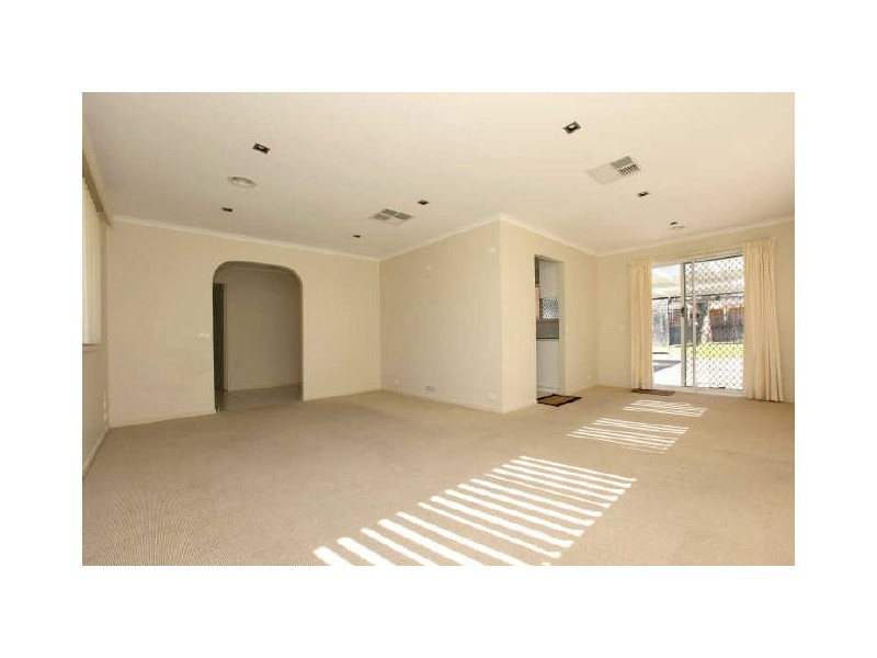 5 Halloran Drive, Jerrabomberra NSW 2619