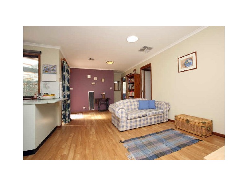 27 Abrahams Crescent, Conder ACT 2906