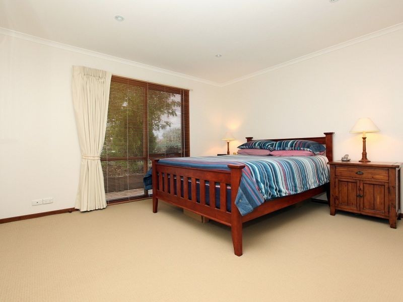 6 Payne Place, Fadden ACT 2904