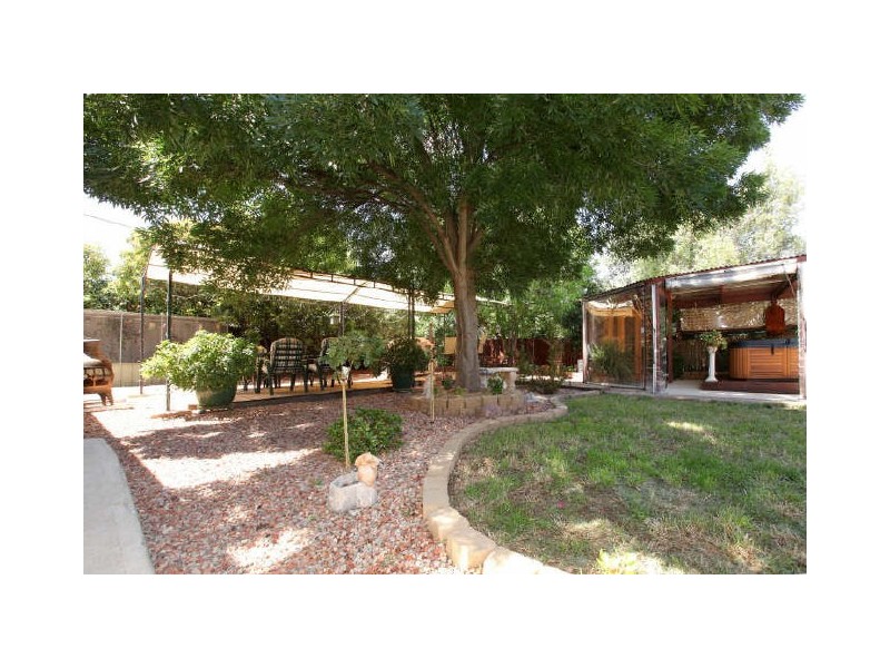 10 Mollee Crescent, Isabella Plains ACT 2905