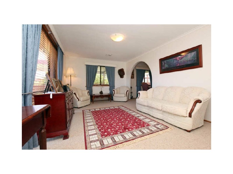10 Mollee Crescent, Isabella Plains ACT 2905