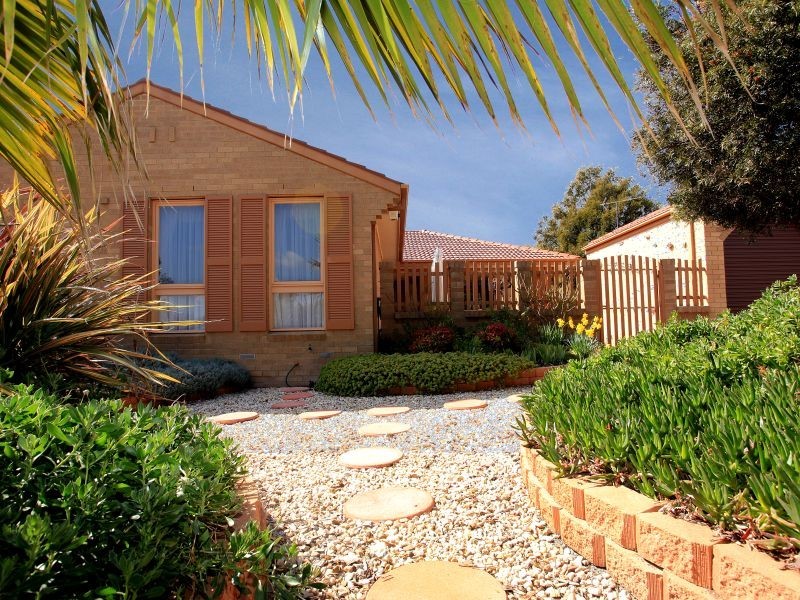 6 Fryar Place, Fadden ACT 2904