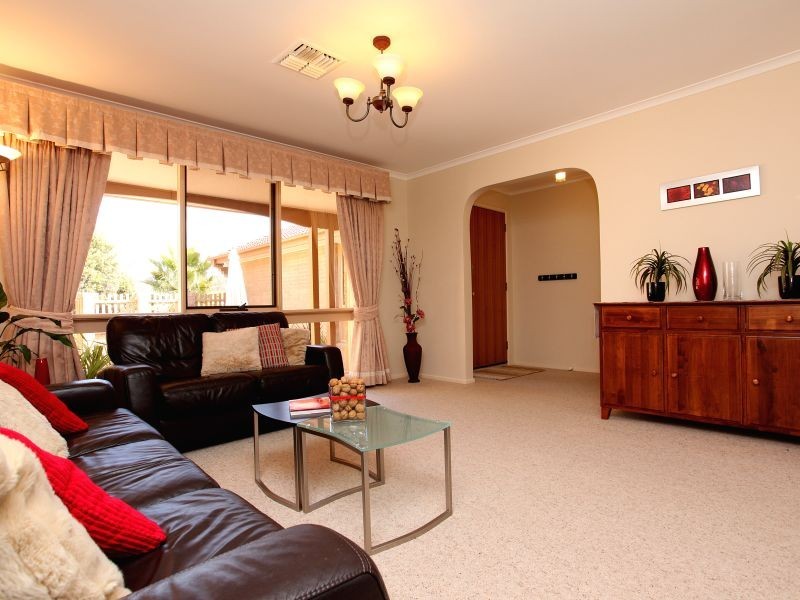 6 Fryar Place, Fadden ACT 2904