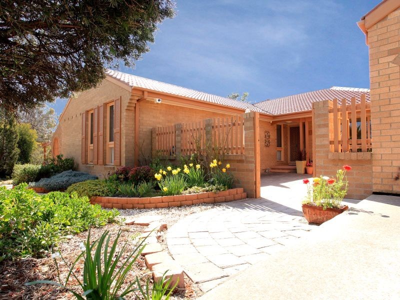 6 Fryar Place, Fadden ACT 2904