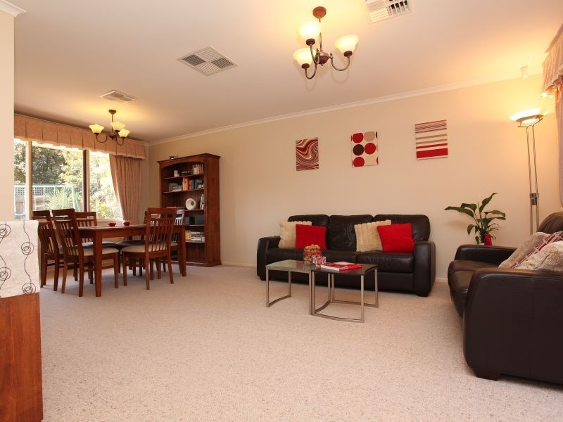 6 Fryar Place, Fadden ACT 2904