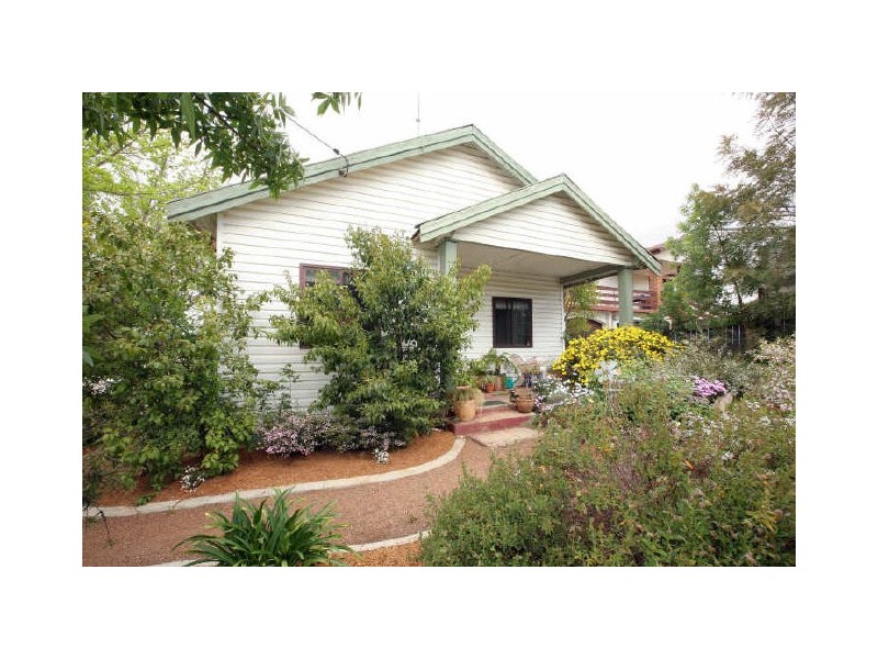 42 Munro Road, Queanbeyan NSW 2620