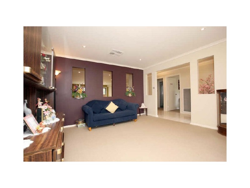 9 Aronson Crescent, Gilmore ACT 2905