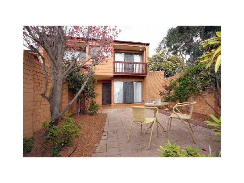 16/22 Namatjira Drive, Weston ACT 2611