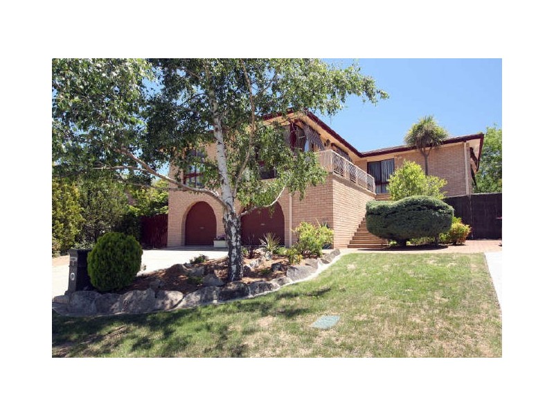 6 Meston Place, Fadden ACT 2904