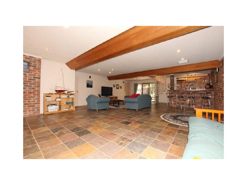 6 Meston Place, Fadden ACT 2904