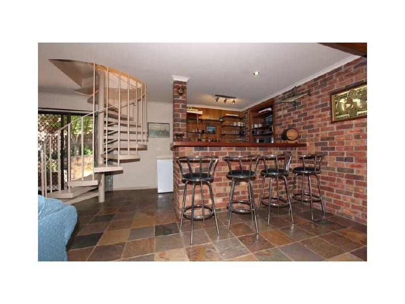 6 Meston Place, Fadden ACT 2904