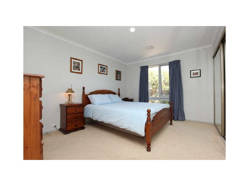 6 Meston Place, Fadden ACT 2904