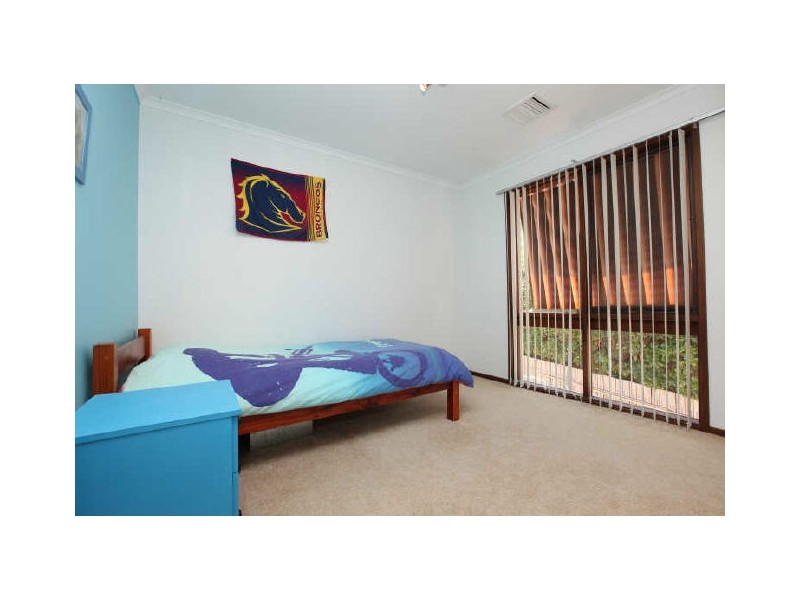 6 Meston Place, Fadden ACT 2904