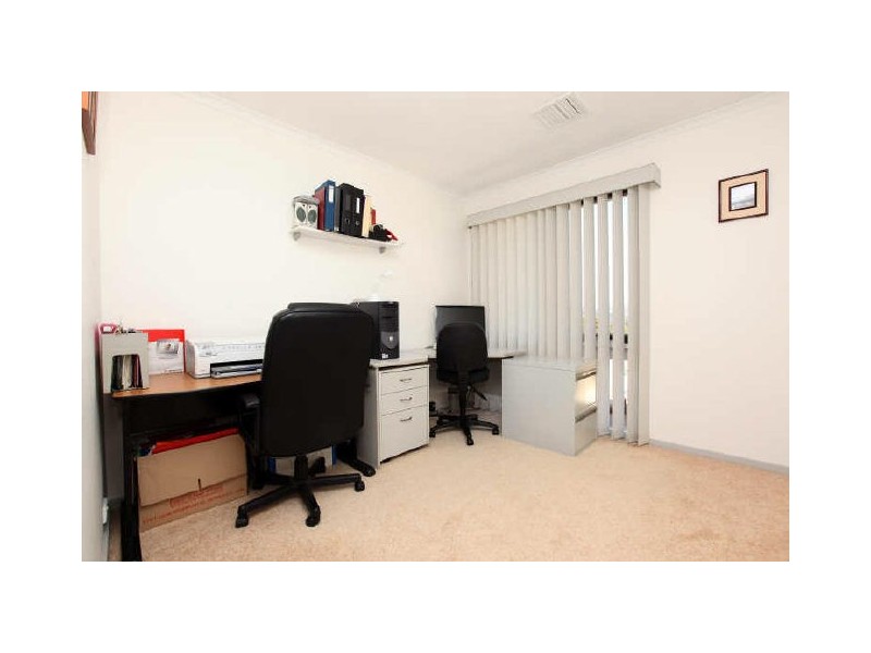 6 Meston Place, Fadden ACT 2904