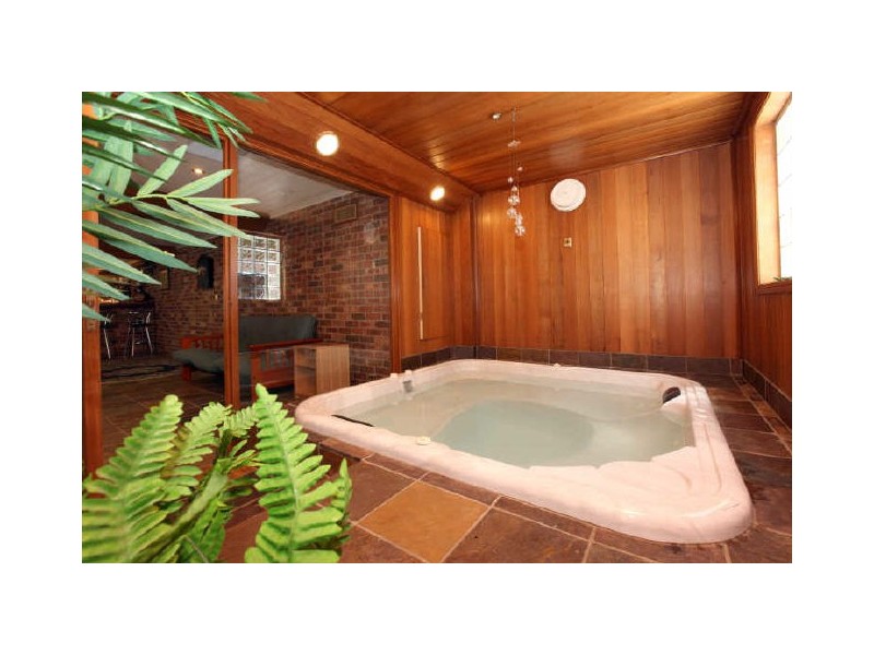 6 Meston Place, Fadden ACT 2904