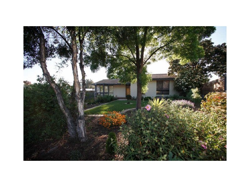 7 Thom Crescent, Kambah ACT 2902