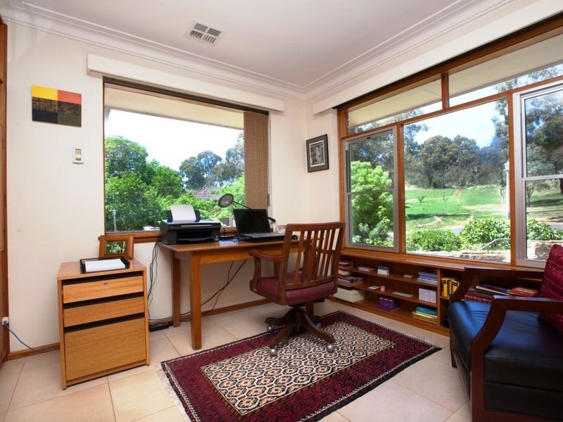 98 Buxton Crescent, Deakin ACT 2600