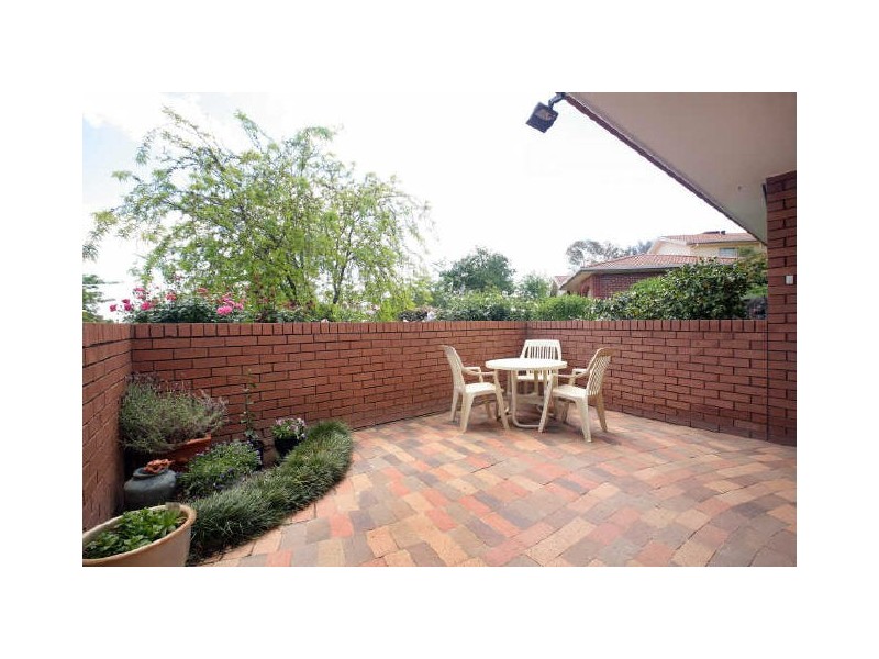 6 Bainbridge Close, Chisholm ACT 2905