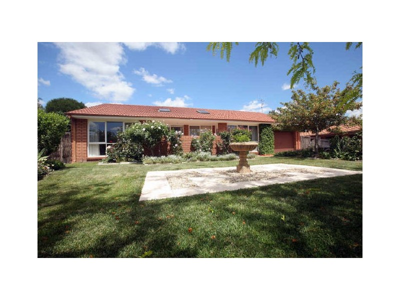 6 Bainbridge Close, Chisholm ACT 2905